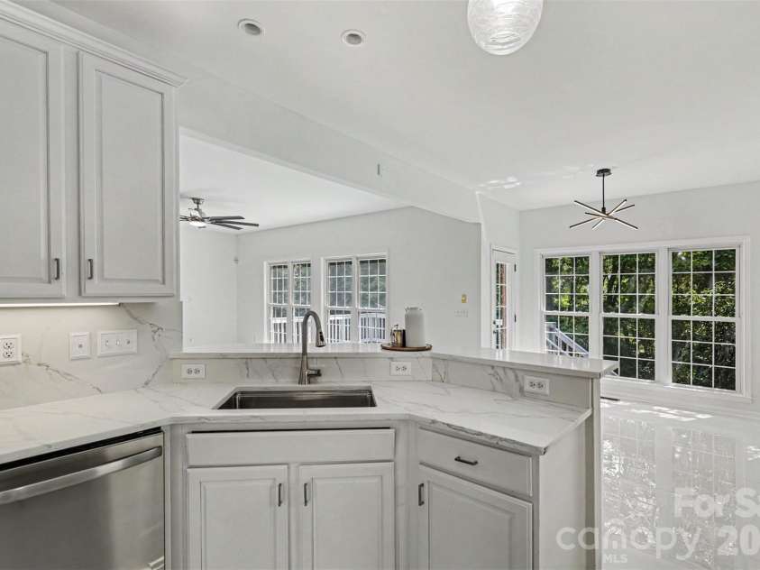 4523 Brent Wood Drive, Belmont, NC 28012.  MLS# CAR4407343, YatesRealty ID 10966. 