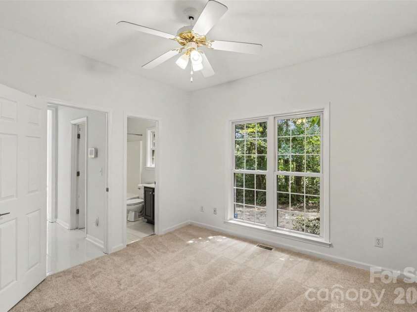4523 Brent Wood Drive, Belmont, NC 28012.  MLS# CAR4407343, YatesRealty ID 10966. 