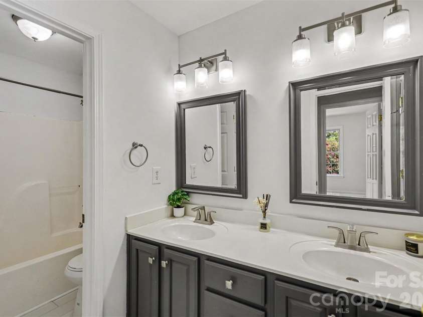 4523 Brent Wood Drive, Belmont, NC 28012.  MLS# CAR4407343, YatesRealty ID 10966. 