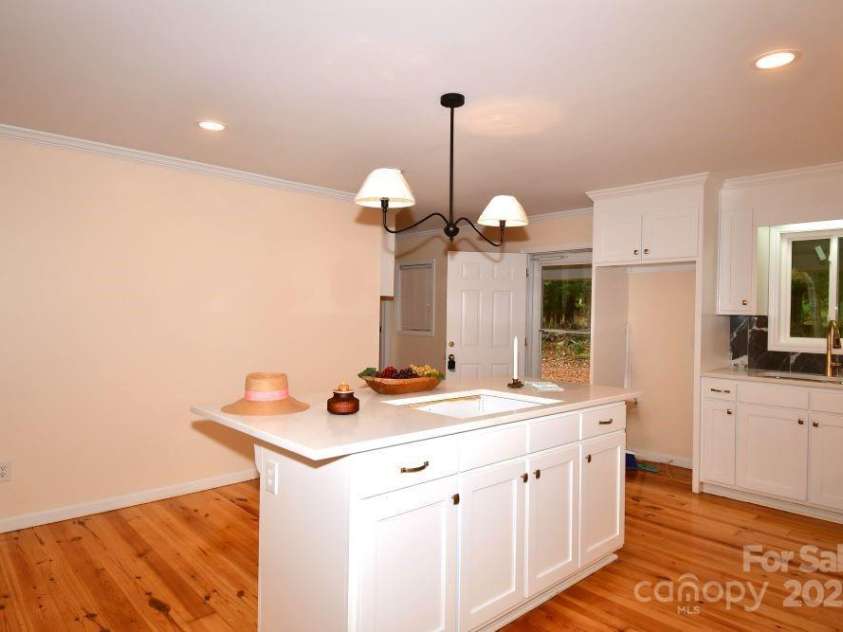 2171 John G Richards Road, Camden, SC 29020.  MLS# CAR4305445, YatesRealty ID 10967. 