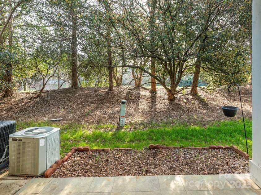 9427 Vicksburg Park Court, Charlotte, NC 28210.  MLS# CAR4233576, YatesRealty ID 10968. 