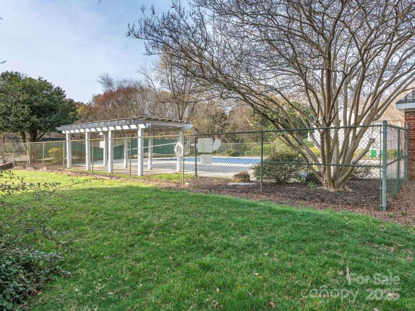 9427 Vicksburg Park Court, Charlotte, NC 28210.  MLS# CAR4233576, YatesRealty ID 10968. 