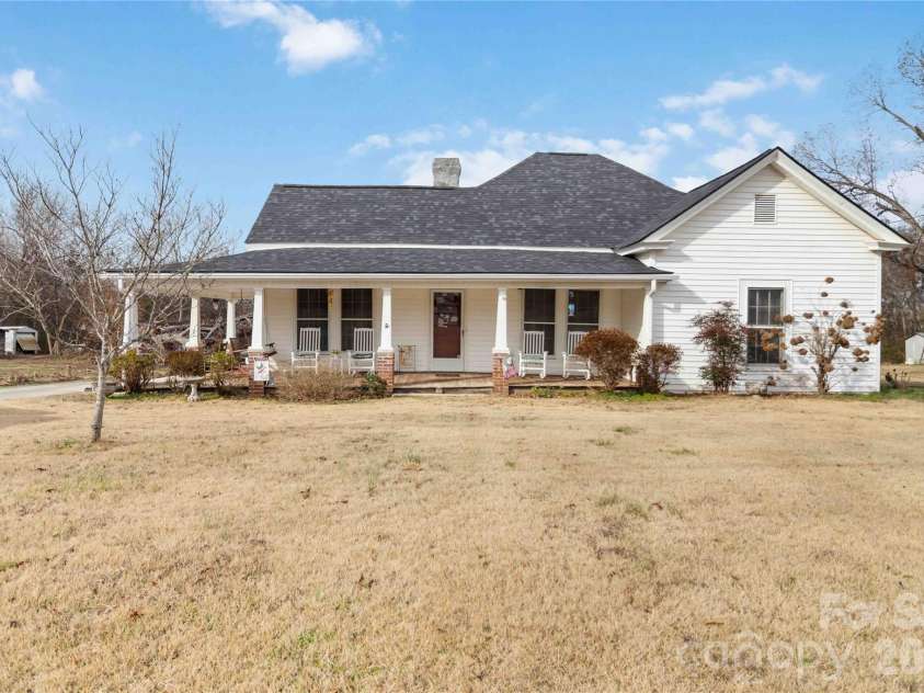 3841 York Street, Sharon, SC 29742.  MLS# CAR4334688, YatesRealty ID 10969. 
