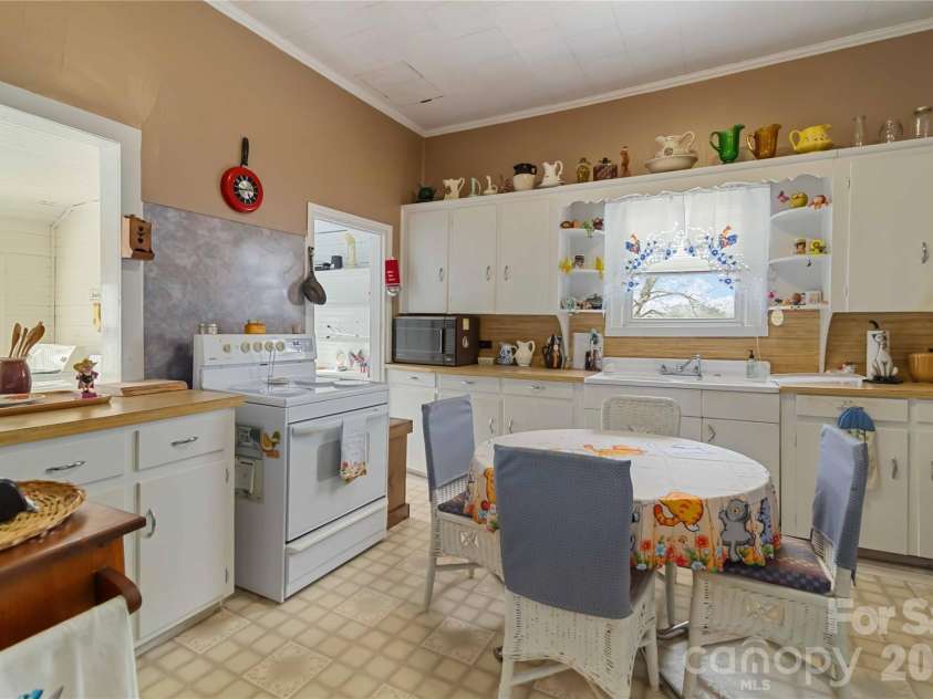 3841 York Street, Sharon, SC 29742.  MLS# CAR4334688, YatesRealty ID 10969. 