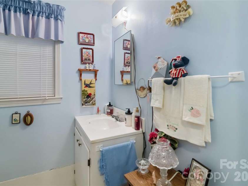 3841 York Street, Sharon, SC 29742.  MLS# CAR4334688, YatesRealty ID 10969. 
