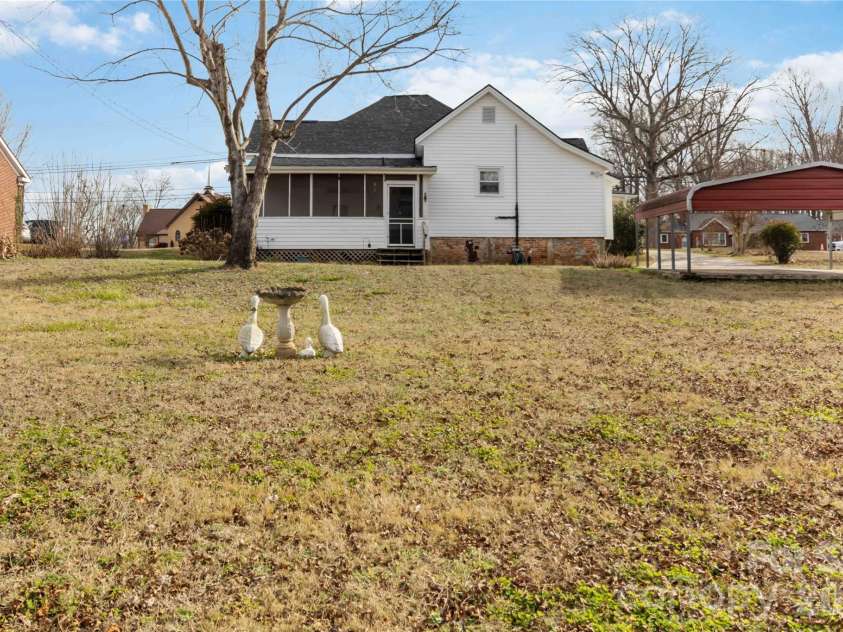 3841 York Street, Sharon, SC 29742.  MLS# CAR4334688, YatesRealty ID 10969. 