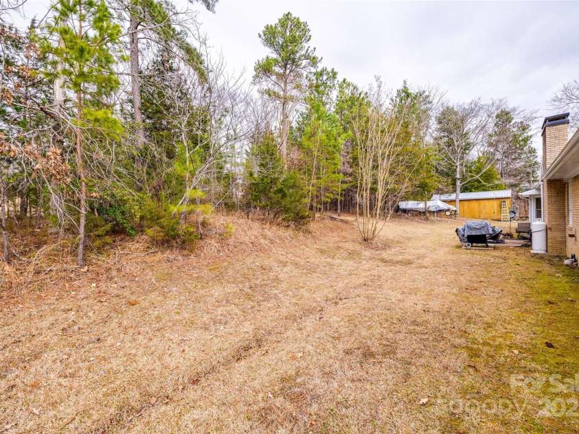 127 Nob Hill Road, Gaffney, SC 29340.  MLS# CAR4220313, YatesRealty ID 1097. 