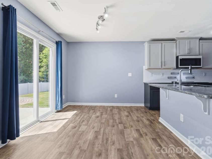 5904 Ellimar Field Lane, Charlotte, NC 28215.  MLS# CAR4391881, YatesRealty ID 10970. 