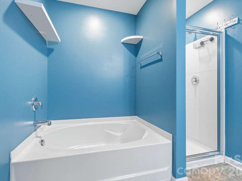 5904 Ellimar Field Lane, Charlotte, NC 28215.  MLS# CAR4391881, YatesRealty ID 10970. 