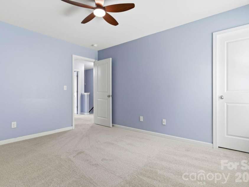 5904 Ellimar Field Lane, Charlotte, NC 28215.  MLS# CAR4391881, YatesRealty ID 10970. 