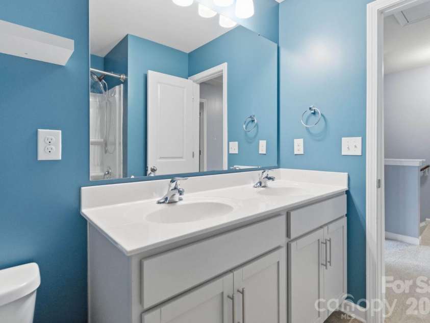 5904 Ellimar Field Lane, Charlotte, NC 28215.  MLS# CAR4391881, YatesRealty ID 10970. 