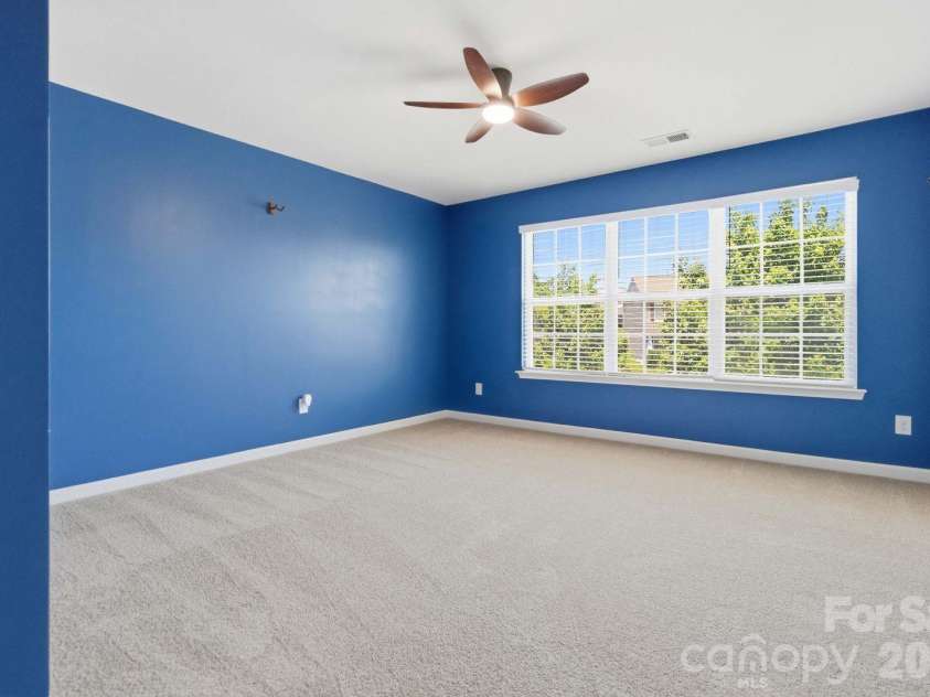 5904 Ellimar Field Lane, Charlotte, NC 28215.  MLS# CAR4391881, YatesRealty ID 10970. 
