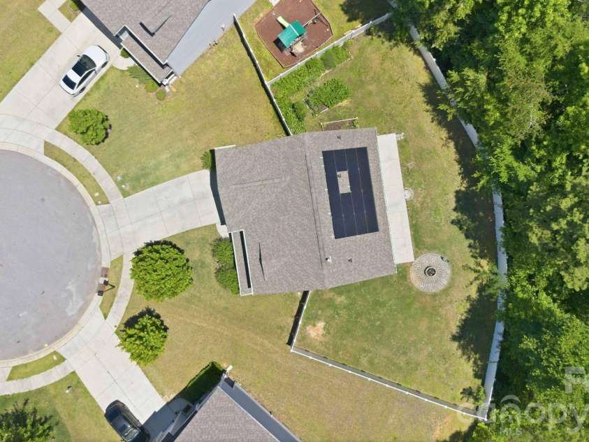 5904 Ellimar Field Lane, Charlotte, NC 28215.  MLS# CAR4391881, YatesRealty ID 10970. 