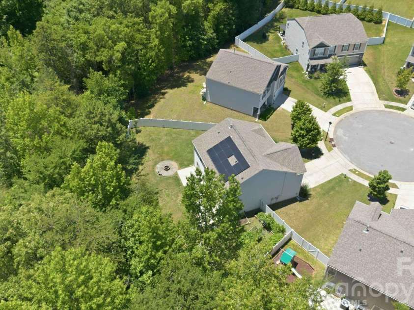 5904 Ellimar Field Lane, Charlotte, NC 28215.  MLS# CAR4391881, YatesRealty ID 10970. 