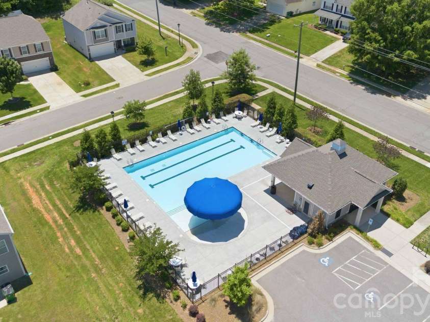 5904 Ellimar Field Lane, Charlotte, NC 28215.  MLS# CAR4391881, YatesRealty ID 10970. 