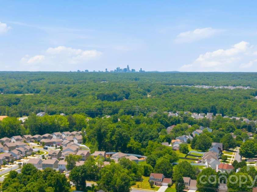 5904 Ellimar Field Lane, Charlotte, NC 28215.  MLS# CAR4391881, YatesRealty ID 10970. 
