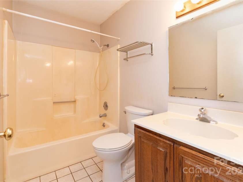 99 Sequoyah Hills Drive, Fletcher, NC 28732.  MLS# CAR4250753, YatesRealty ID 10970. 