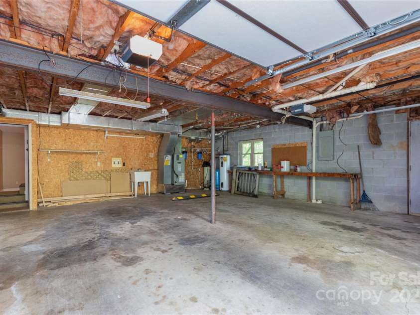 99 Sequoyah Hills Drive, Fletcher, NC 28732.  MLS# CAR4250753, YatesRealty ID 10970. 