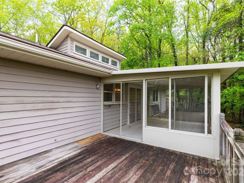 99 Sequoyah Hills Drive, Fletcher, NC 28732.  MLS# CAR4250753, YatesRealty ID 10970. 