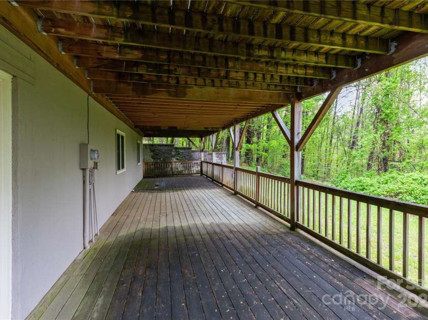 99 Sequoyah Hills Drive, Fletcher, NC 28732.  MLS# CAR4250753, YatesRealty ID 10970. 