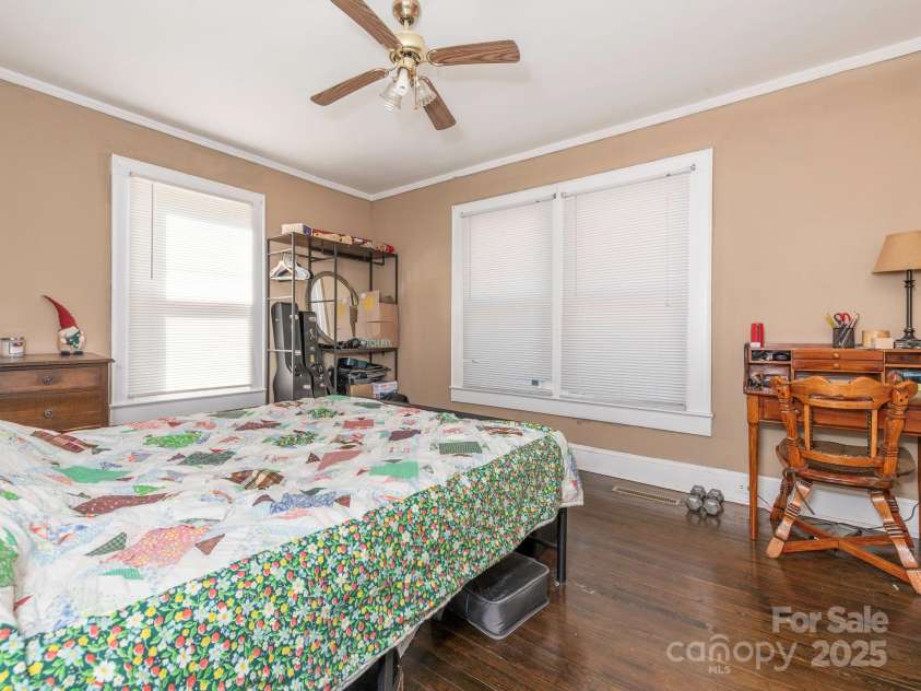 707 Oakshade Avenue, Kannapolis, NC 28083.  MLS# CAR4233464, YatesRealty ID 10971. Primary Bedroom