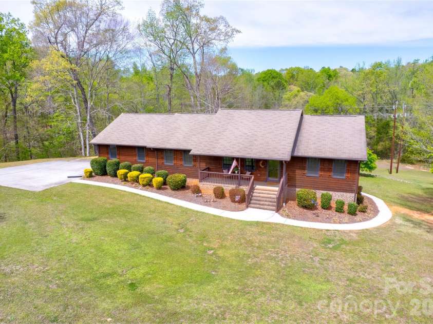 970 Mount Pleasant Road, Mount Pleasant, NC 28124.  MLS# CAR4366275, YatesRealty ID 10971. Ranch with fully finished basement
