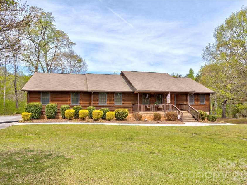 970 Mount Pleasant Road, Mount Pleasant, NC 28124.  MLS# CAR4366275, YatesRealty ID 10971. Welcome Home!