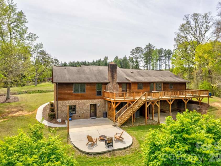 970 Mount Pleasant Road, Mount Pleasant, NC 28124.  MLS# CAR4366275, YatesRealty ID 10971. Welcome Home!