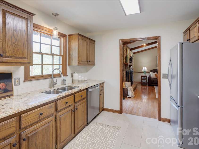 970 Mount Pleasant Road, Mount Pleasant, NC 28124.  MLS# CAR4366275, YatesRealty ID 10971. Wonderful flow to dining