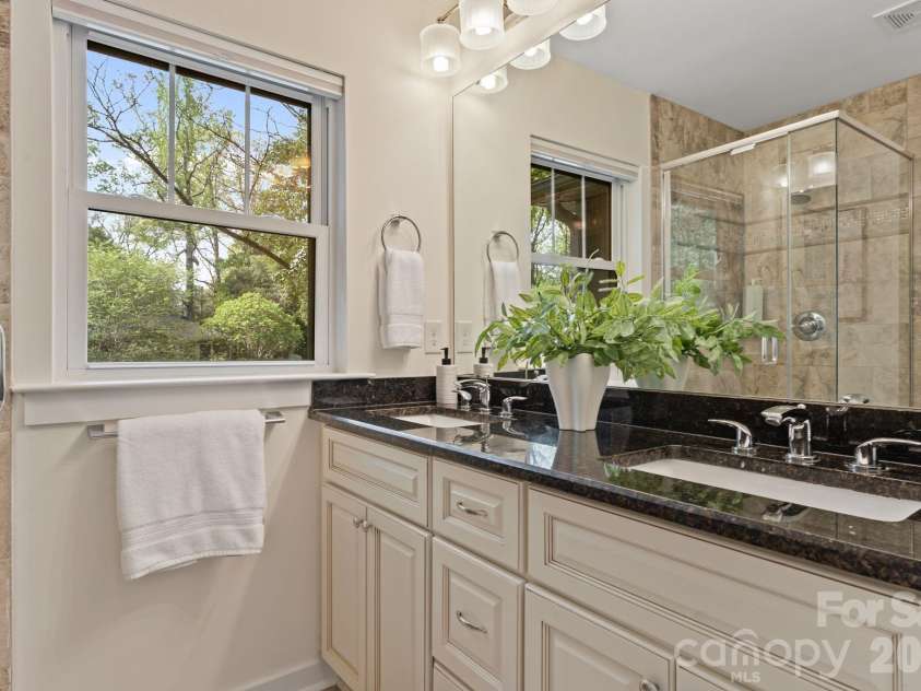 1521 Winston Drive, Charlotte, NC 28205.  MLS# CAR4365969, YatesRealty ID 10972. 