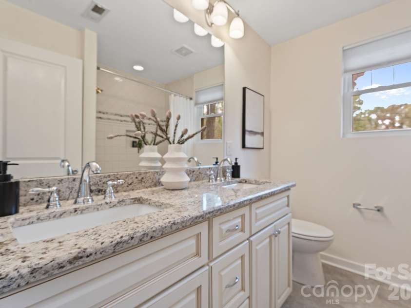 1521 Winston Drive, Charlotte, NC 28205.  MLS# CAR4365969, YatesRealty ID 10972. 