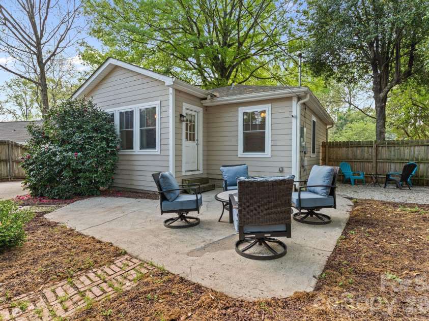 1521 Winston Drive, Charlotte, NC 28205.  MLS# CAR4365969, YatesRealty ID 10972. 