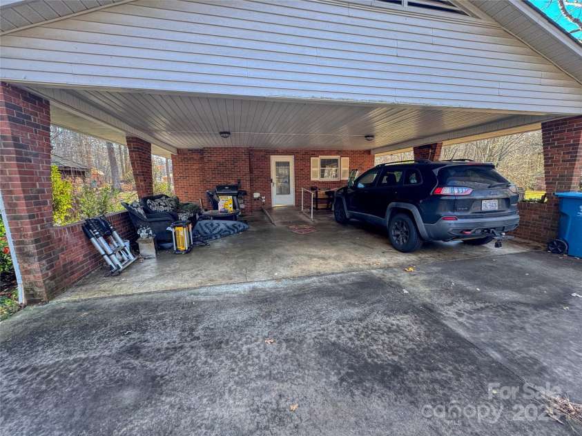 195 Claybon Drive, Advance, NC 27006.  MLS# CAR4333961, YatesRealty ID 10973. 