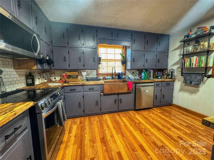 195 Claybon Drive, Advance, NC 27006.  MLS# CAR4333961, YatesRealty ID 10973. 