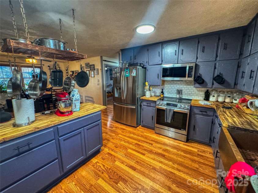 195 Claybon Drive, Advance, NC 27006.  MLS# CAR4333961, YatesRealty ID 10973. 