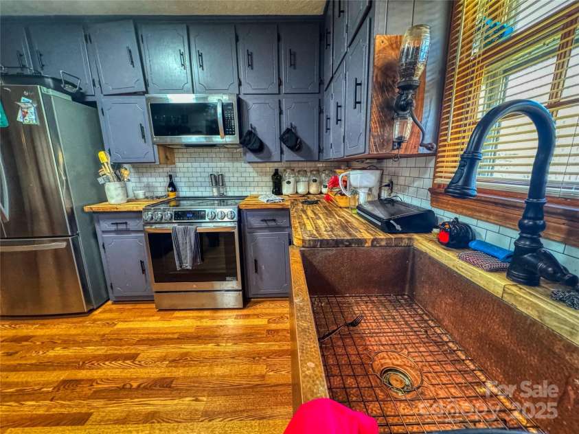 195 Claybon Drive, Advance, NC 27006.  MLS# CAR4333961, YatesRealty ID 10973. 