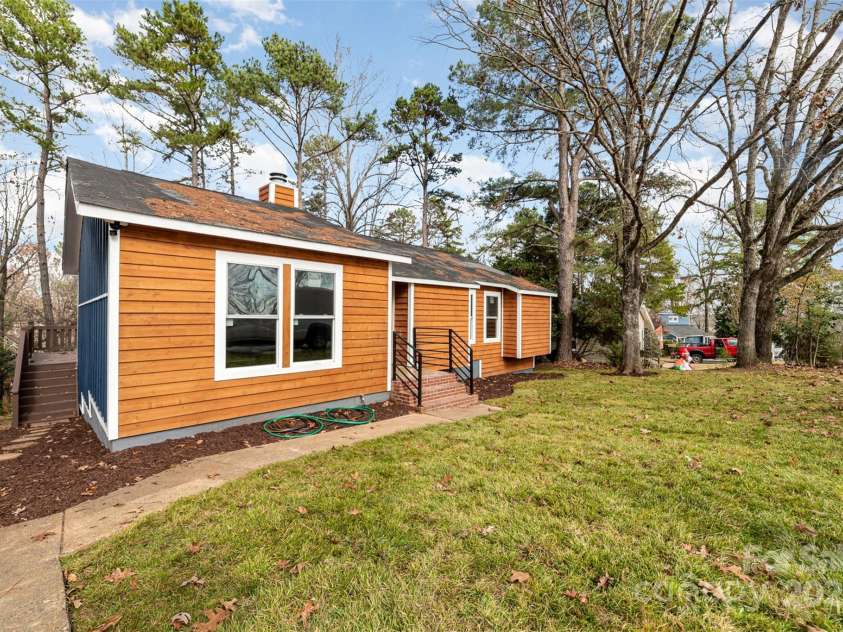 2030 Manila Bay Lane, Tega Cay, SC 29708.  MLS# CAR4208550, YatesRealty ID 10974. 
