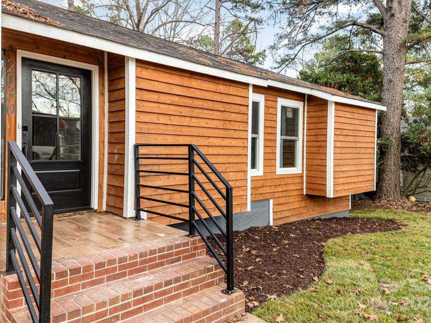 2030 Manila Bay Lane, Tega Cay, SC 29708.  MLS# CAR4208550, YatesRealty ID 10974. 