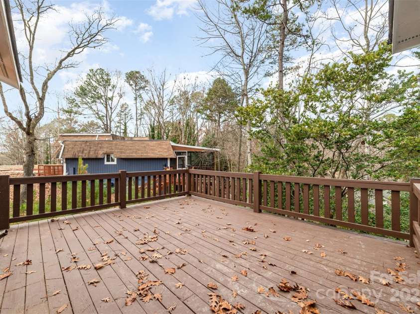 2030 Manila Bay Lane, Tega Cay, SC 29708.  MLS# CAR4208550, YatesRealty ID 10974. 