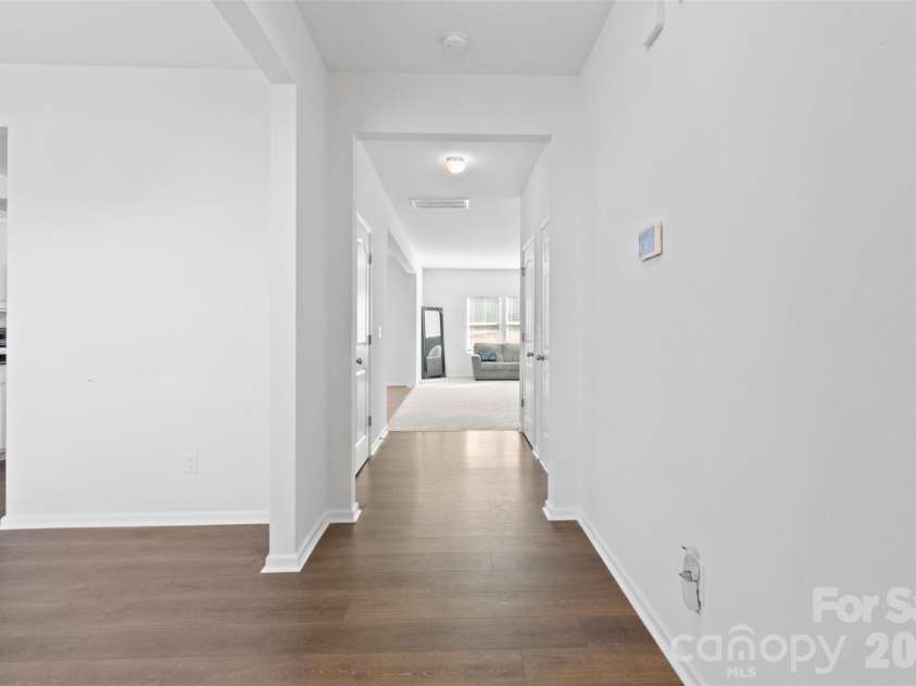 9022 Colwick Hill Lane, Charlotte, NC 28215.  MLS# CAR4221641, YatesRealty ID 10974. 