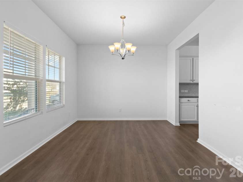 9022 Colwick Hill Lane, Charlotte, NC 28215.  MLS# CAR4221641, YatesRealty ID 10974. 