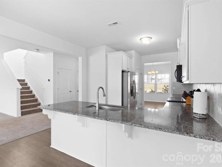 9022 Colwick Hill Lane, Charlotte, NC 28215.  MLS# CAR4221641, YatesRealty ID 10974. 