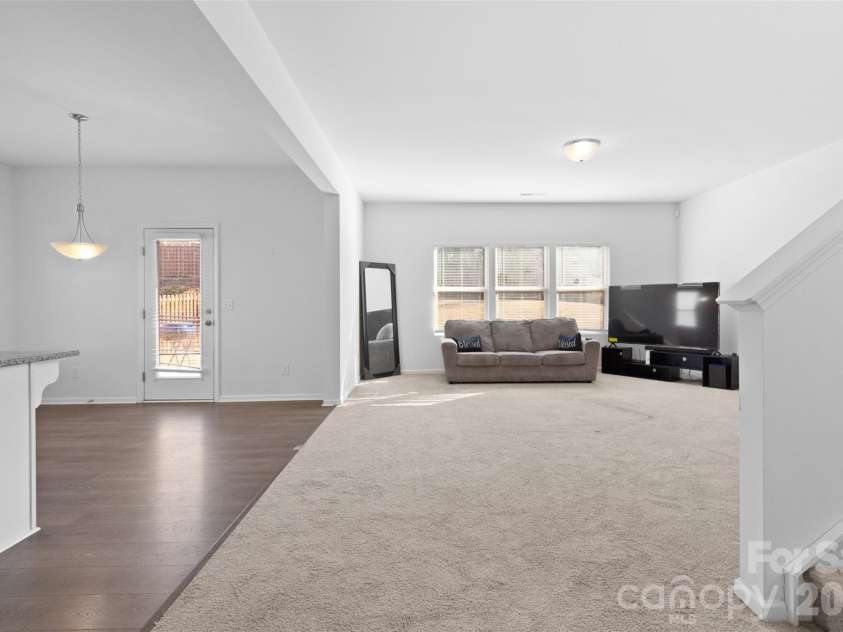 9022 Colwick Hill Lane, Charlotte, NC 28215.  MLS# CAR4221641, YatesRealty ID 10974. 