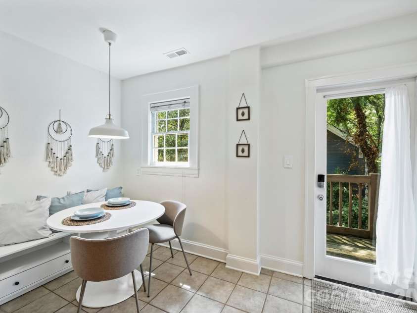 118 Laurel Avenue, Charlotte, NC 28207.  MLS# CAR4393632, YatesRealty ID 10976. Dining Area