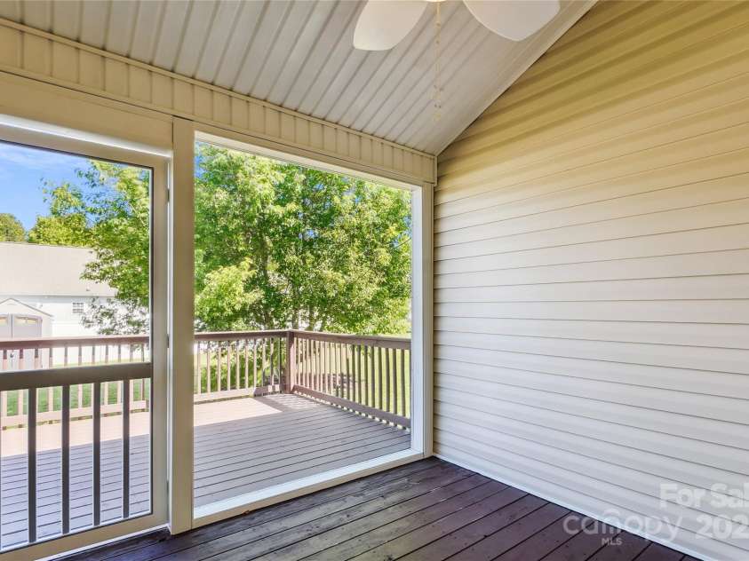 5018 Drake Pond Lane, Rock Hill, SC 29732.  MLS# CAR4254278, YatesRealty ID 10976. 