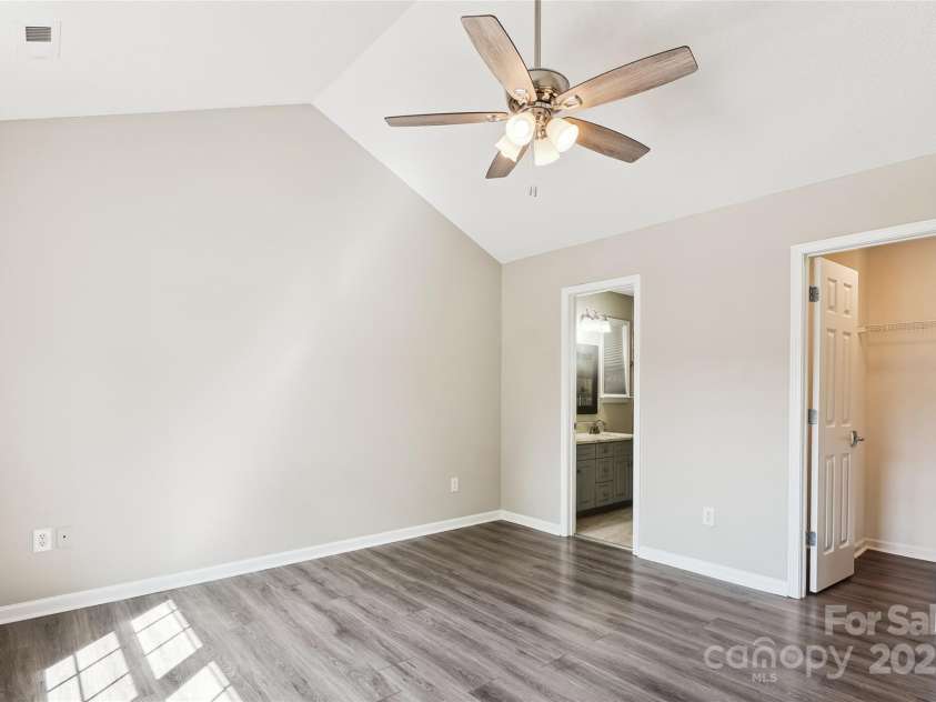 5018 Drake Pond Lane, Rock Hill, SC 29732.  MLS# CAR4254278, YatesRealty ID 10976. 