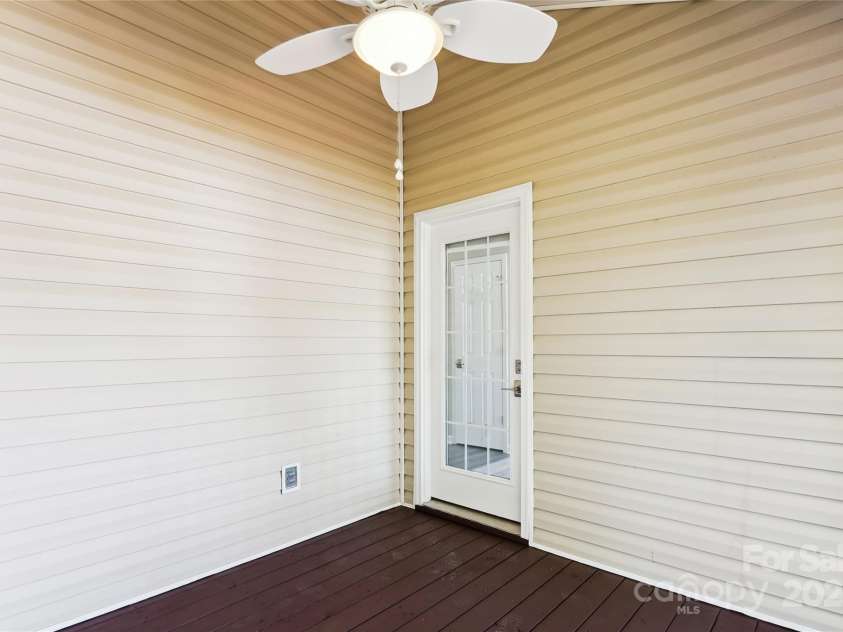 5018 Drake Pond Lane, Rock Hill, SC 29732.  MLS# CAR4254278, YatesRealty ID 10976. 