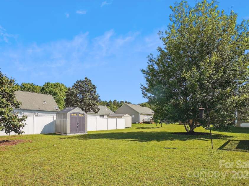 5018 Drake Pond Lane, Rock Hill, SC 29732.  MLS# CAR4254278, YatesRealty ID 10976. 