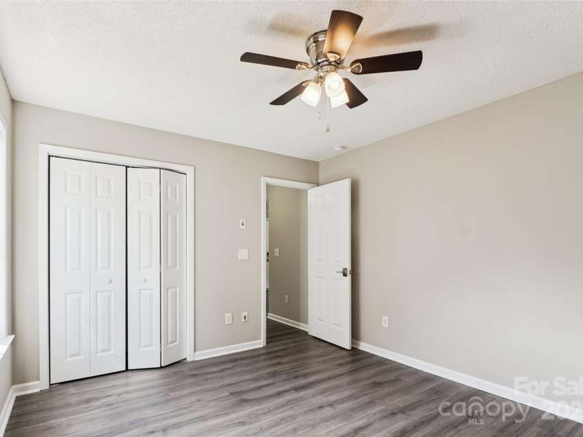 5018 Drake Pond Lane, Rock Hill, SC 29732.  MLS# CAR4254278, YatesRealty ID 10976. 