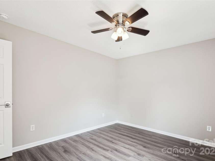 5018 Drake Pond Lane, Rock Hill, SC 29732.  MLS# CAR4254278, YatesRealty ID 10976. 